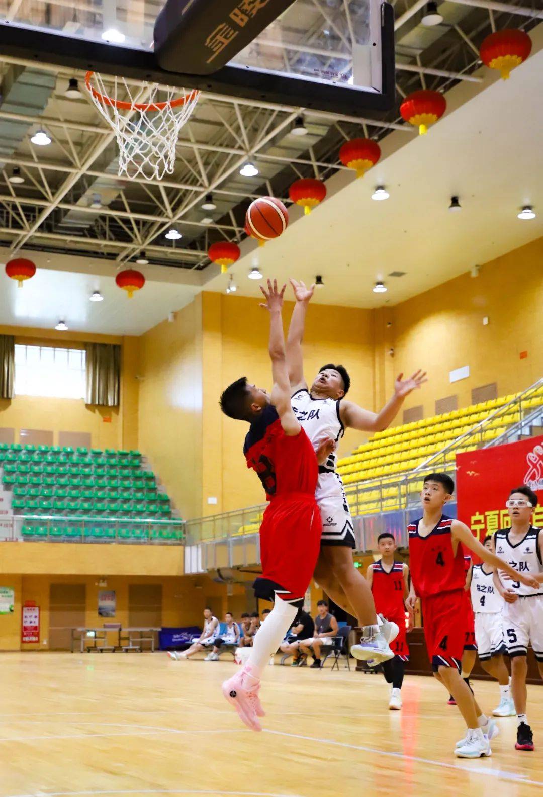 青年篮球赛事决赛打响,青年队摩拳擦掌的简单介绍 青年篮球赛事决赛打响,青年队摩拳擦掌的简单介绍