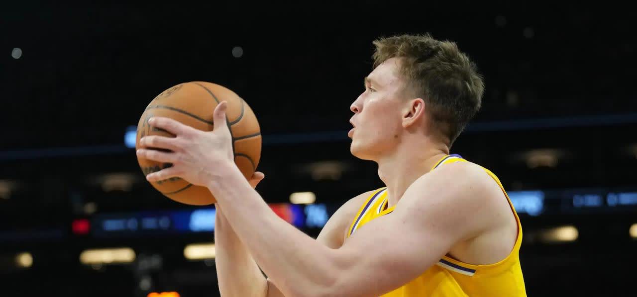 关于博尔顿遭逢主场失利，战绩继续低迷的信息