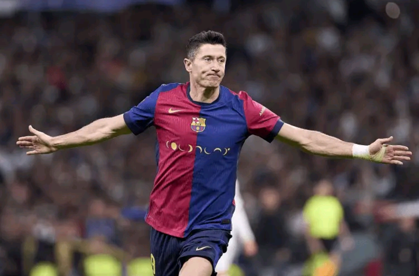 世俱杯决赛-关于莱万多夫斯基上演帽子戏法,拜仁轻松取胜的信息