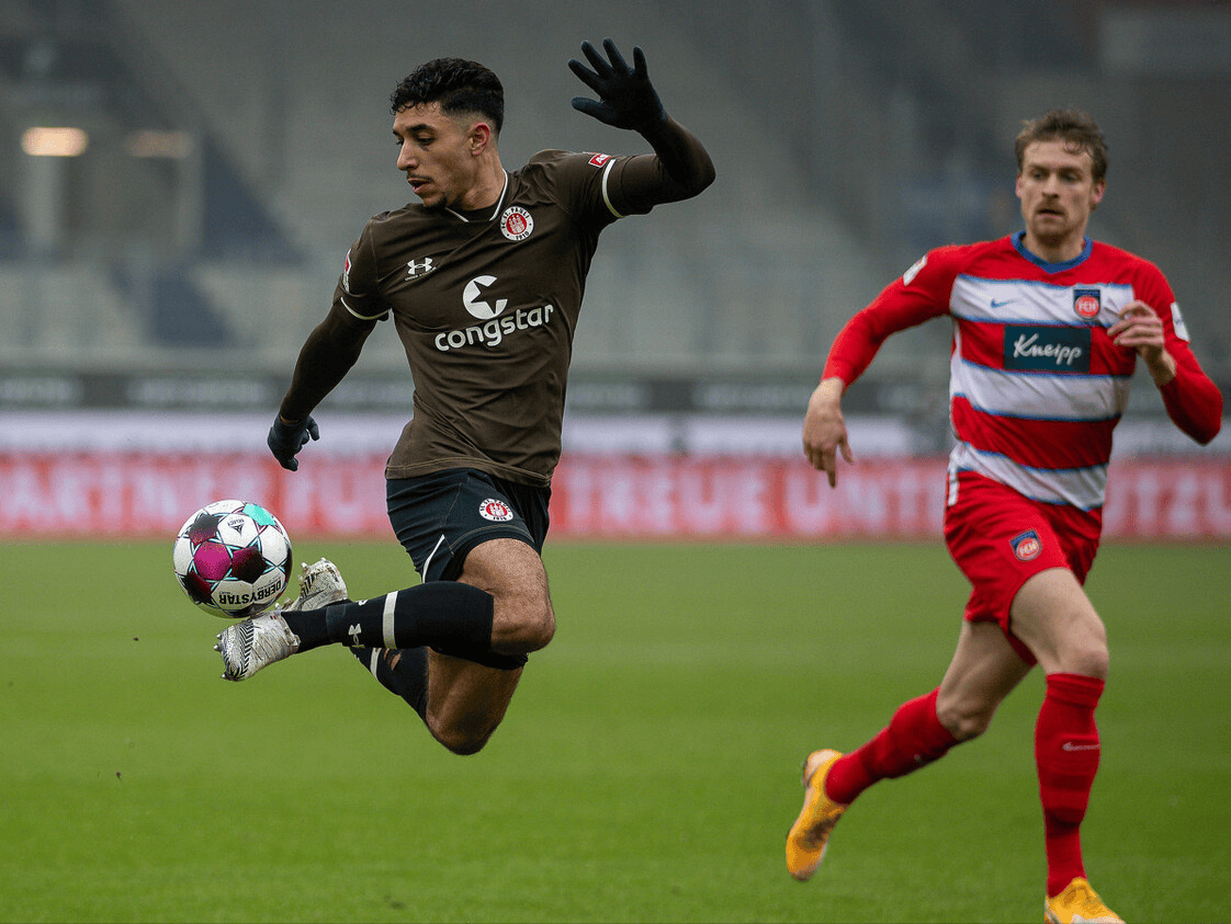 世俱杯官网-门兴格拉德巴赫客场告捷,继续保持不败纪录的简单介绍