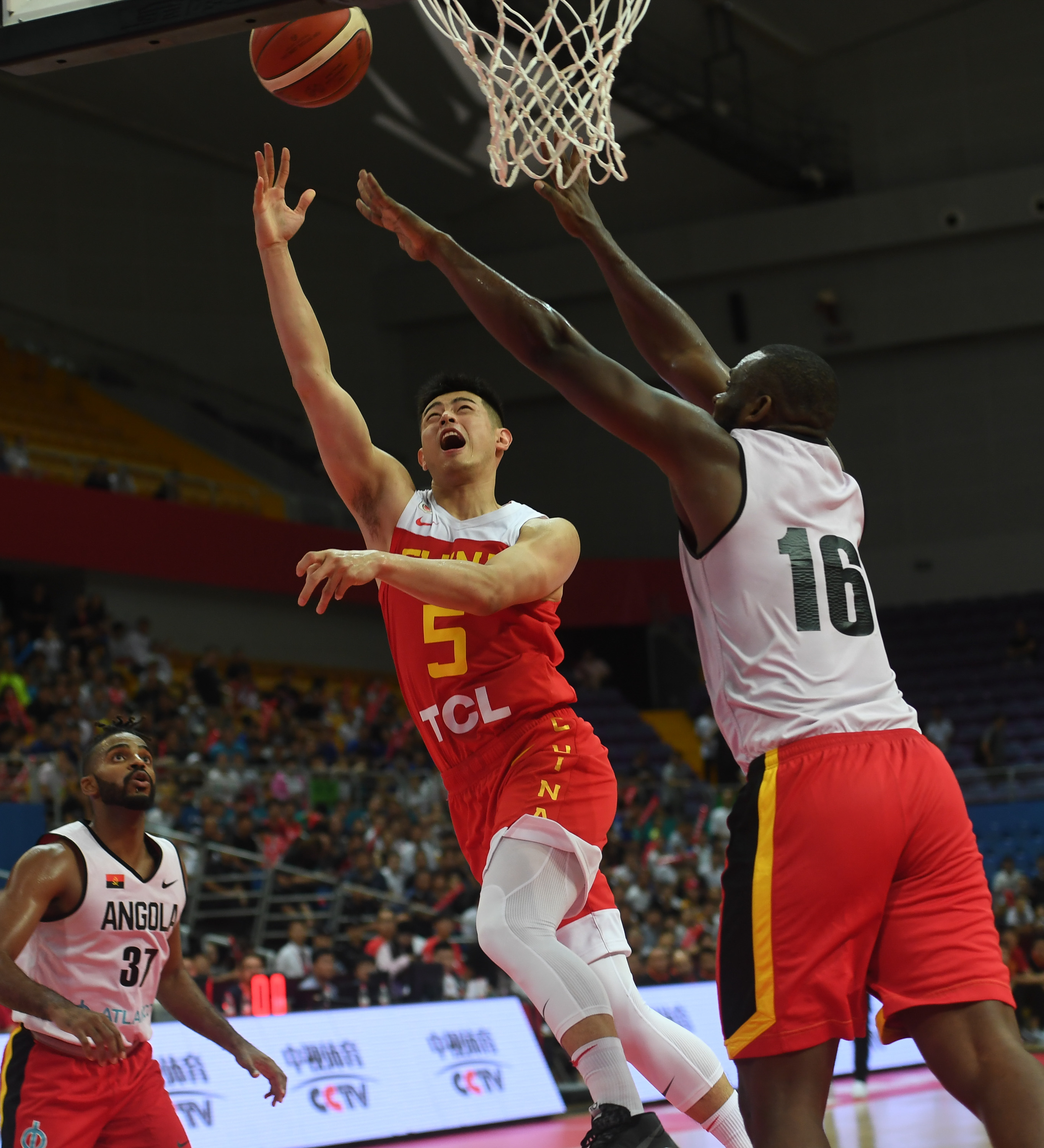 世俱杯决赛-关于非洲之星:安哥拉男篮冲向榜首的信息