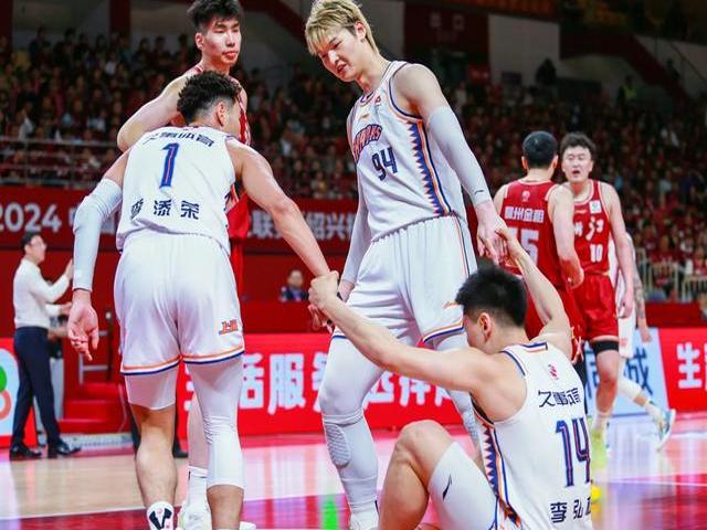 福建男篮实现逆袭,收获胜利! 福建男篮实现逆袭,收获胜利!