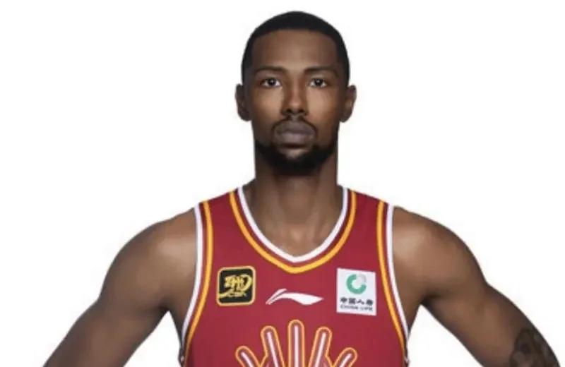 关于队员表现亮眼，助球队赢得宝贵胜利的信息