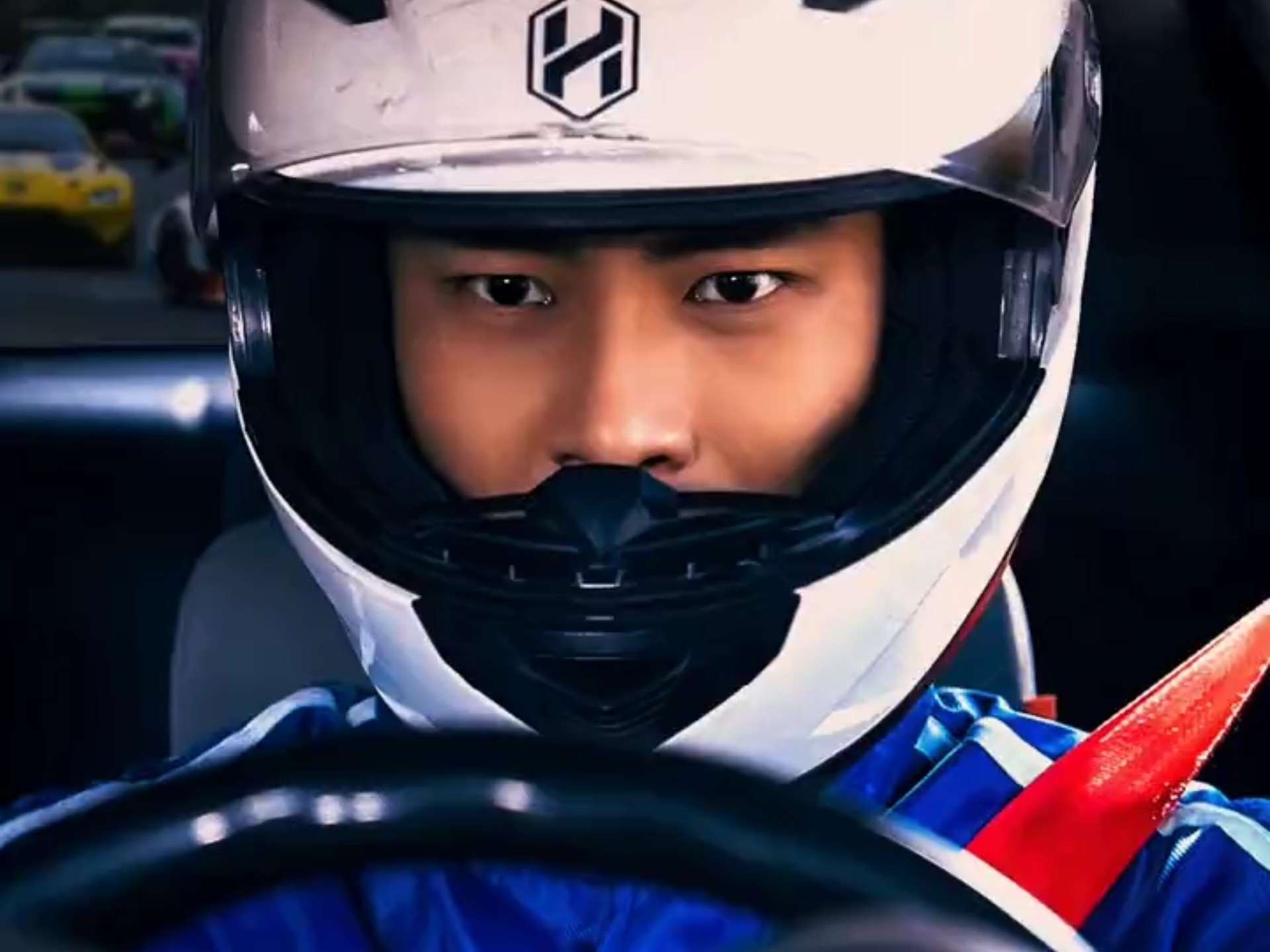 世俱杯参赛资格-尽展风采:精英选手在赛场上飞驰的简单介绍