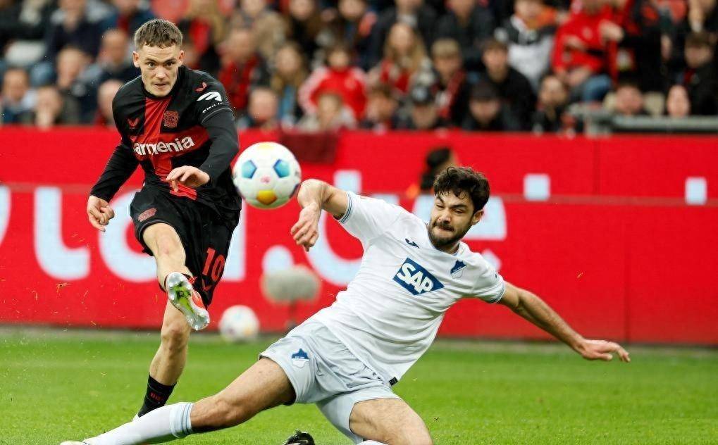 世俱杯冠军-包含勒沃库森展现强大实力,客场击退地道格森的词条