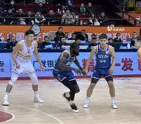 世俱杯奖金-吉灵汉主场大胜,稳固领先位置的简单介绍