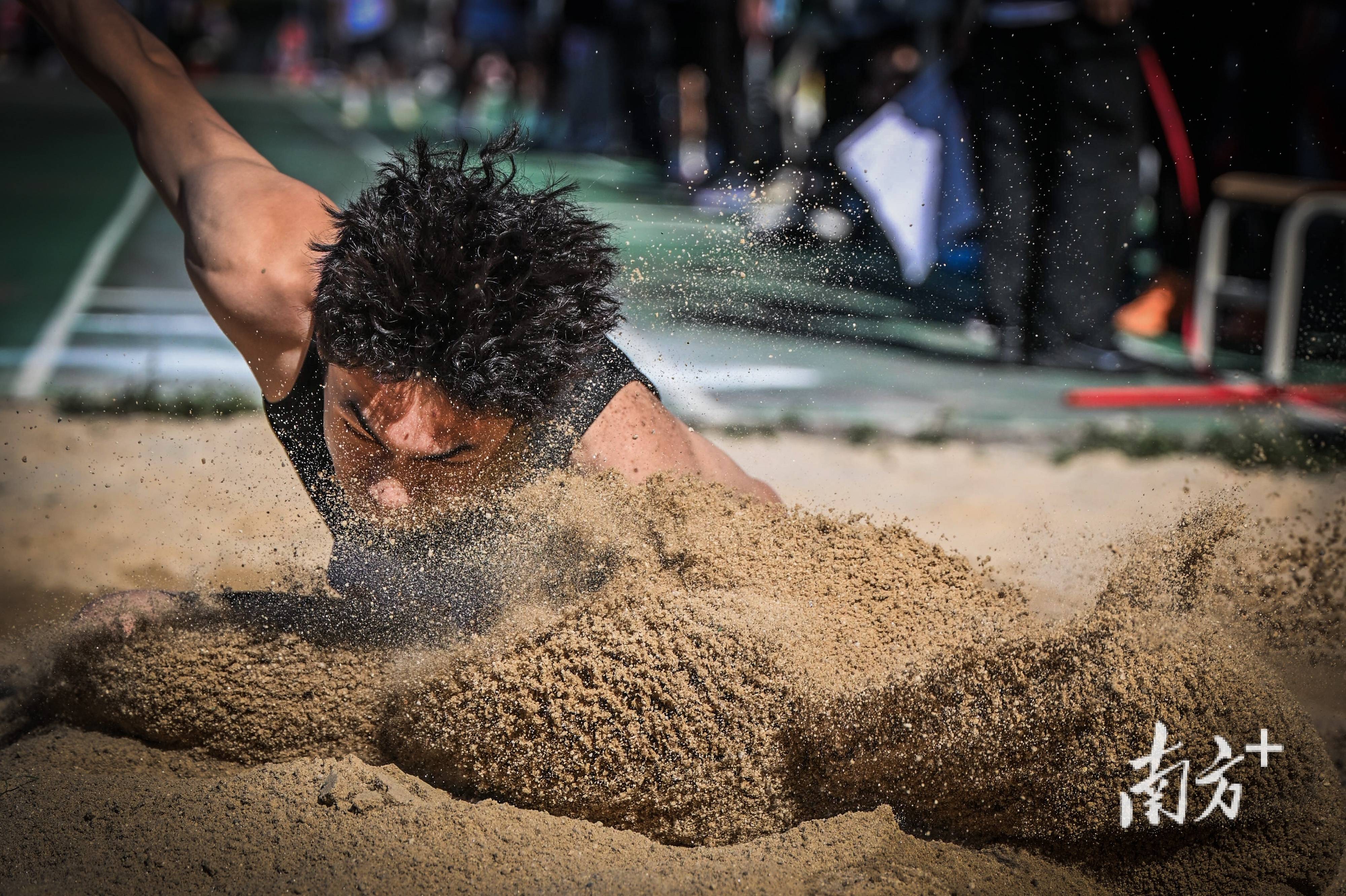 世俱杯赛程-挑战赛场上,每一位运动员都在突破自我