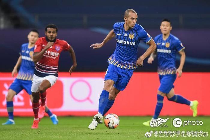 世俱杯决赛-江苏苏宁主场连胜，晋级形势一片大好