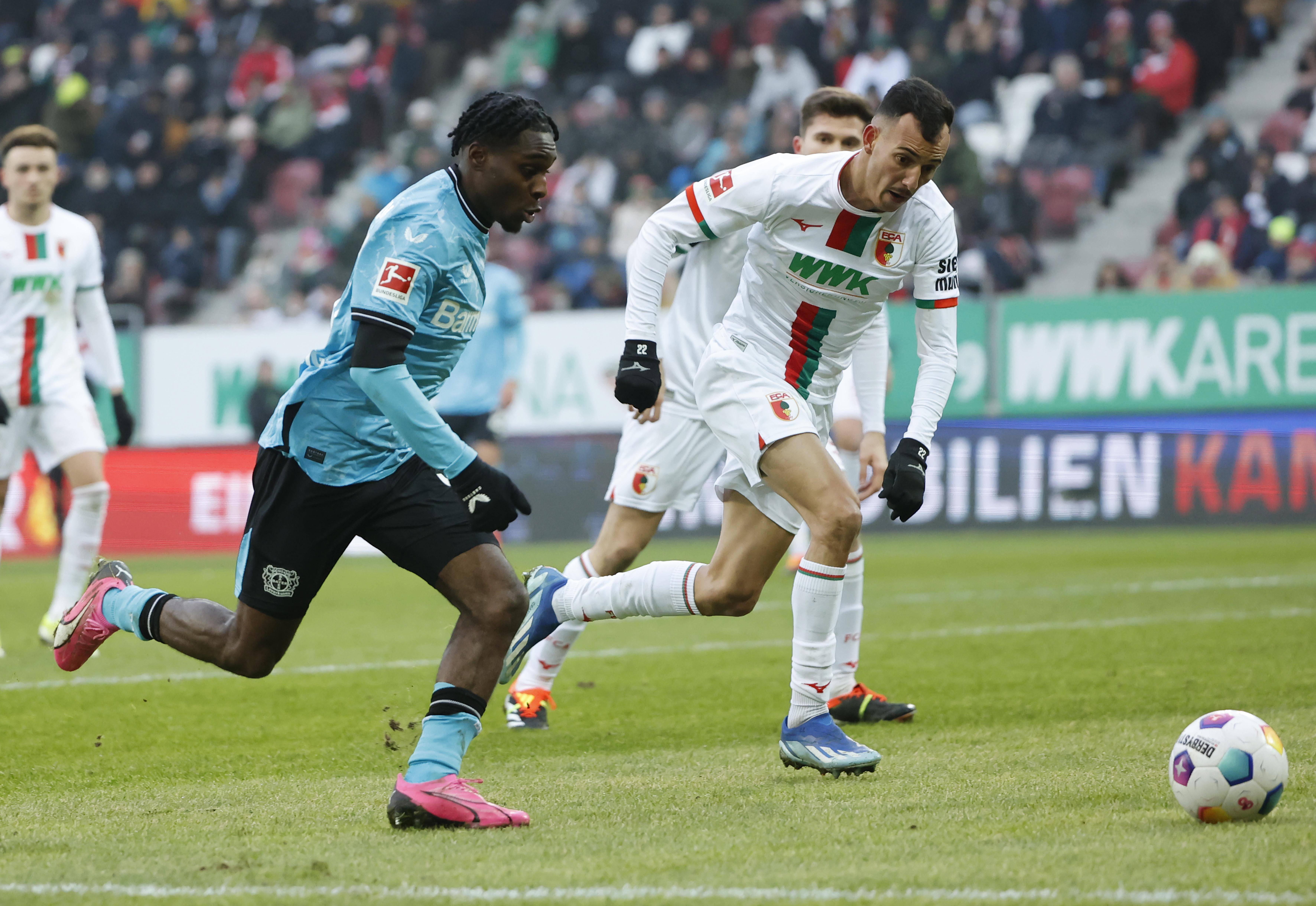 奥格斯堡队球员博特尼克产生抵触