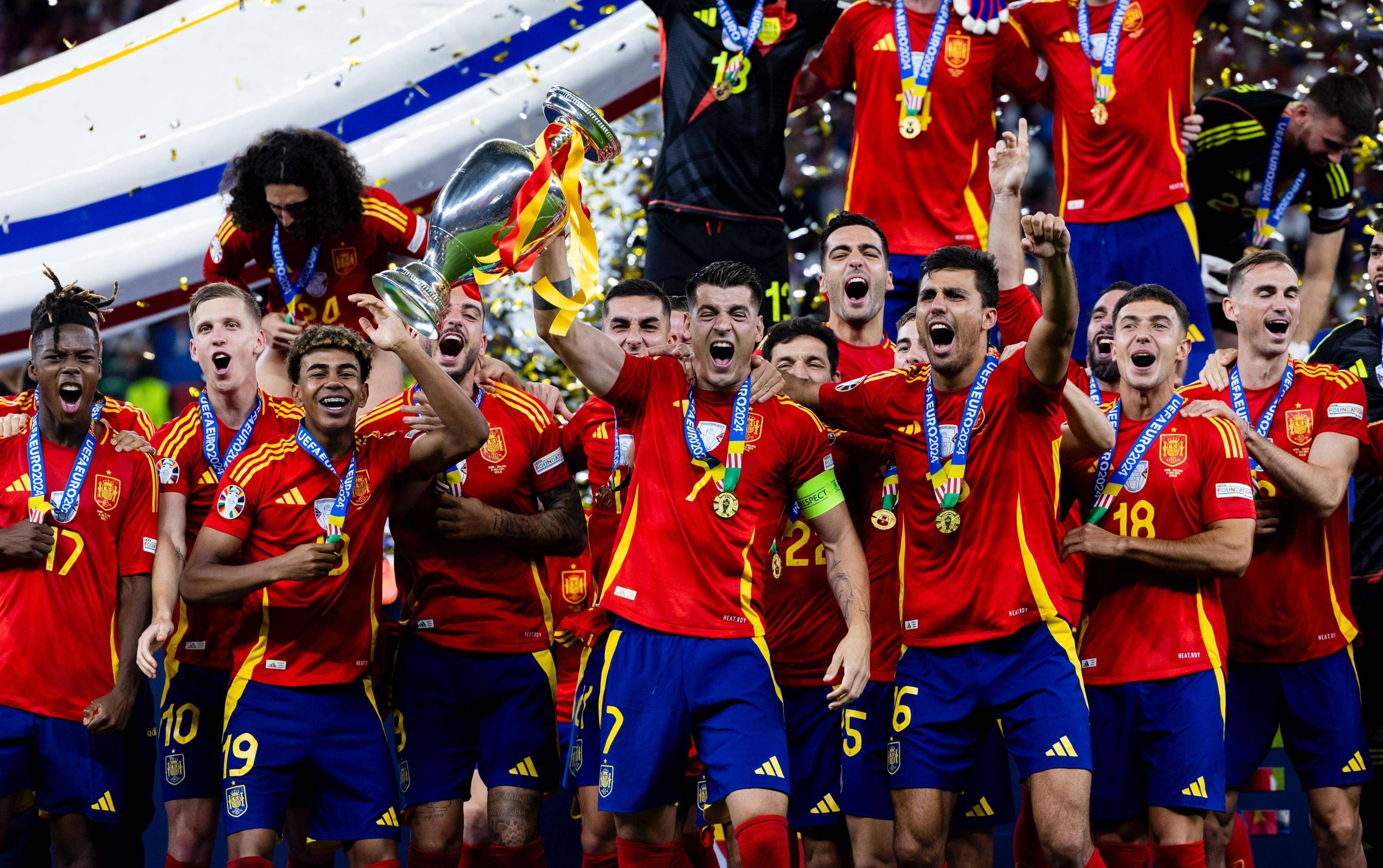 欧国联比赛:一触即发的激烈对抗 欧国联比赛:一触即发的激烈对抗