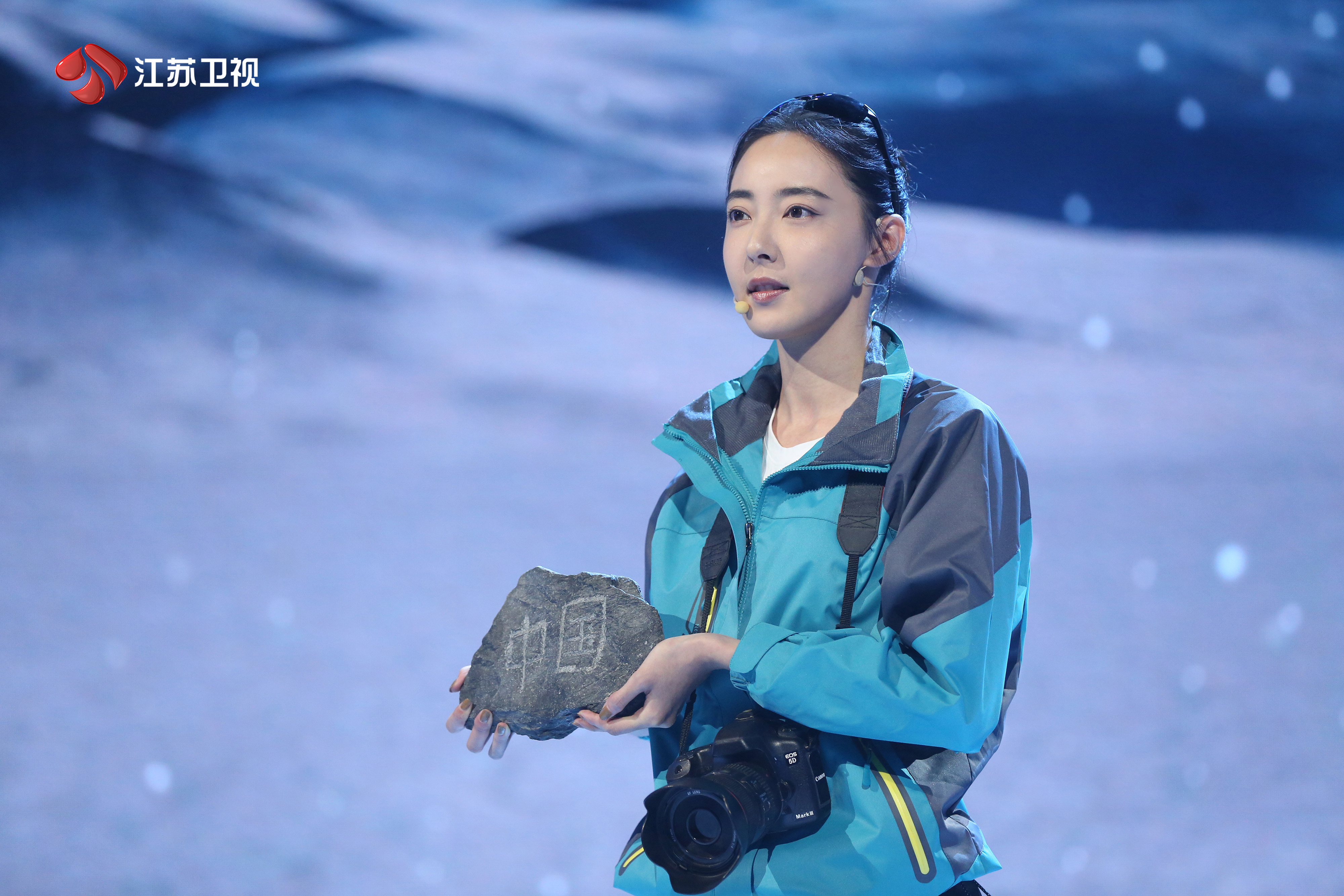 世俱杯-英雄辈出，赛场精彩表现引发观众掌声