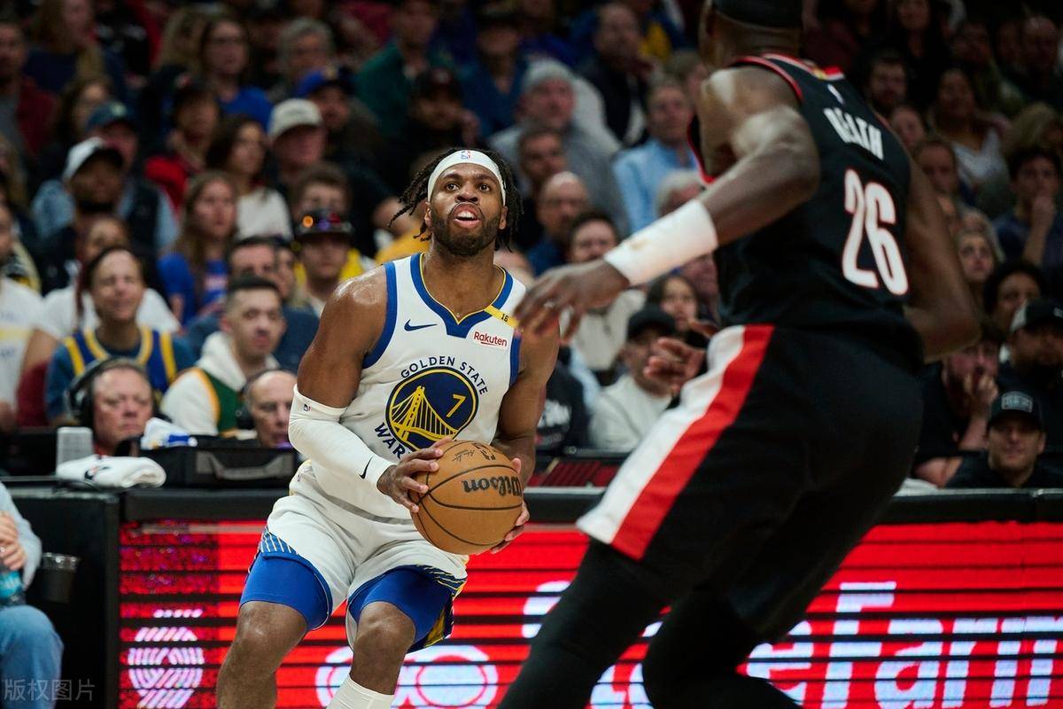 开拓者联手取胜，稳坐赛季第一位置