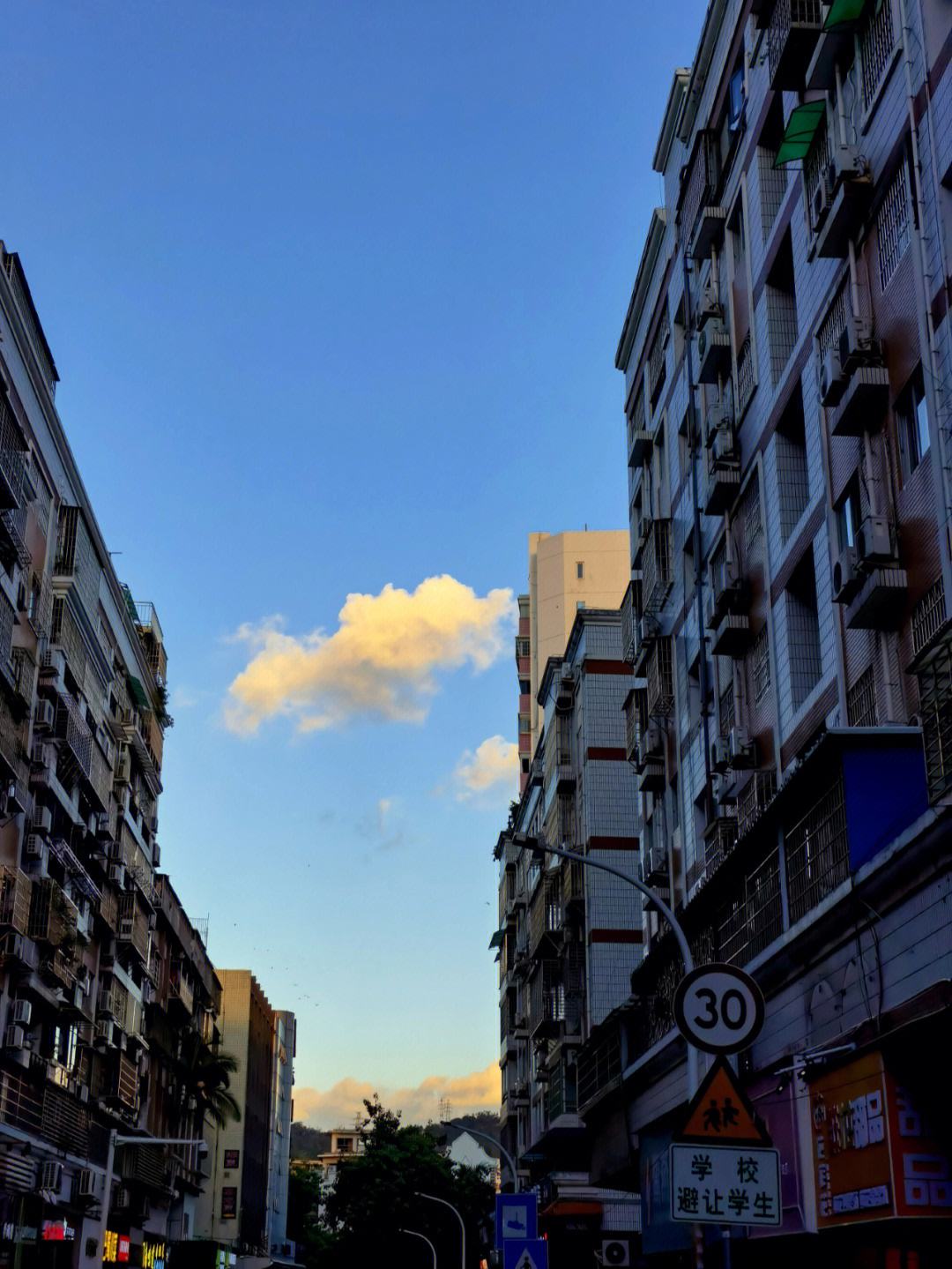 关于夕阳西下，球队彻底倾尽全力的信息