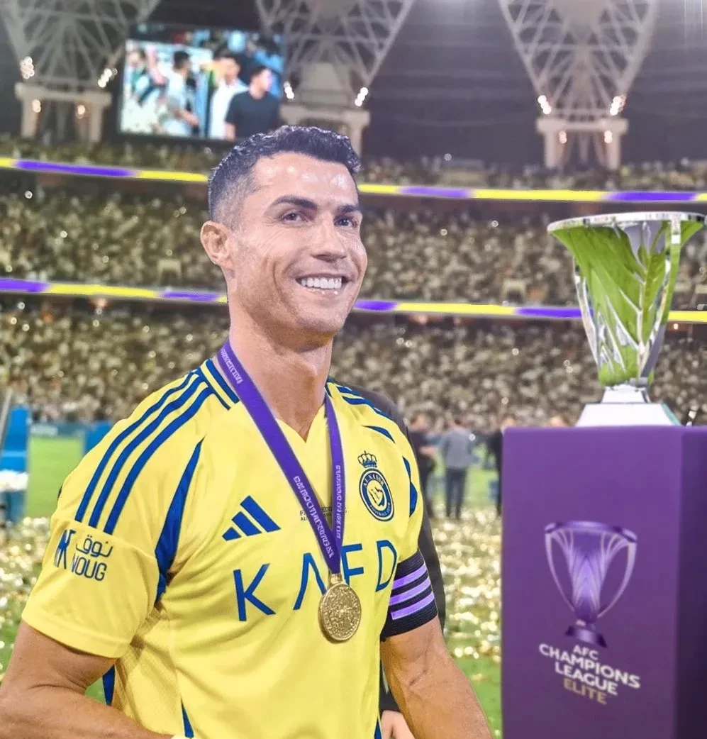 皇马客场轻取胜利，C罗梅开二度猛攻