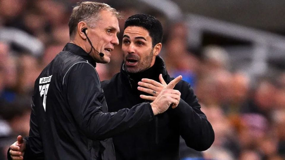 队员间矛盾激化,影响球队团结 队员间矛盾激化,影响球队团结