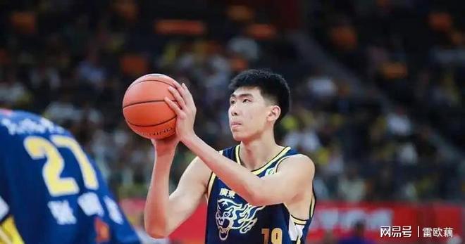 广东男篮球队内部矛盾频出引人质疑 广东男篮球队内部矛盾频出引人质疑