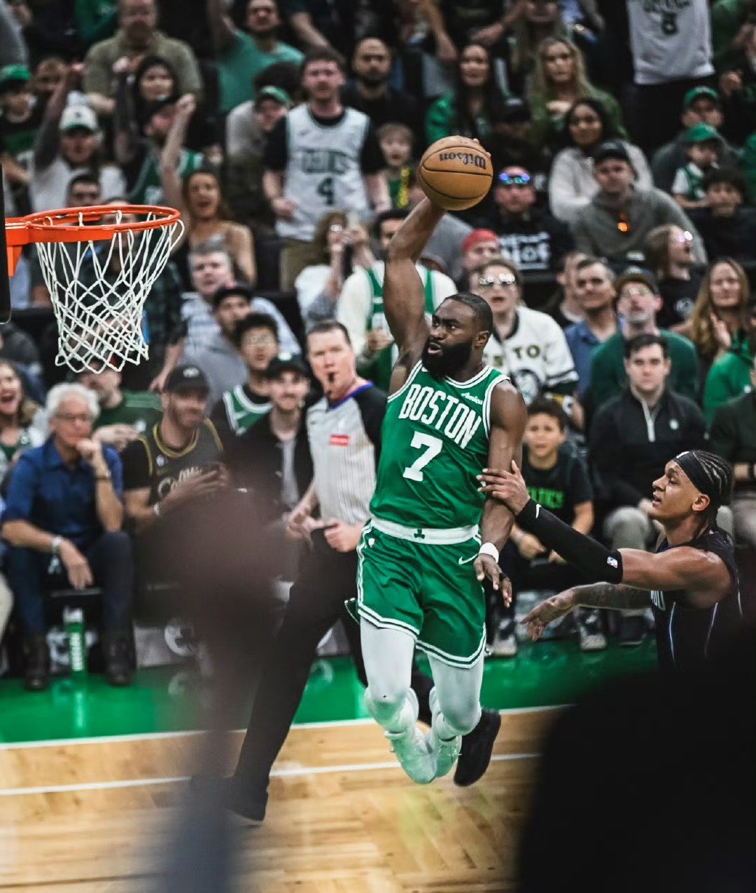 世俱杯改制-骑士击胜凯尔特人，洛维密的平英格兰的简单介绍