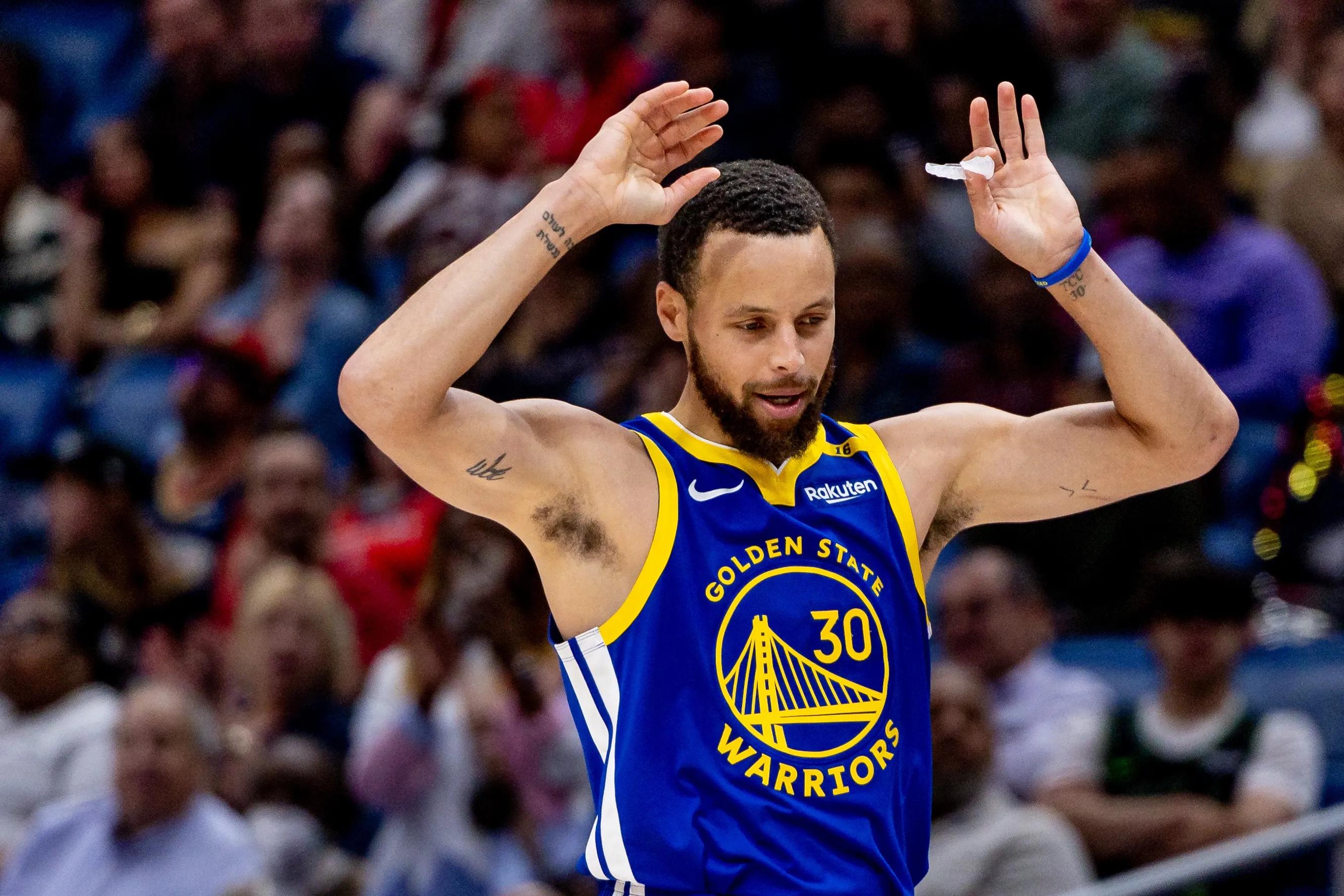 世俱杯赛程-勇士队主场负湖人系列赛再度落后的简单介绍