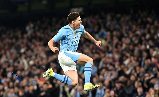 曼城球星再获殊荣，个人表现吸引众多豪门关注