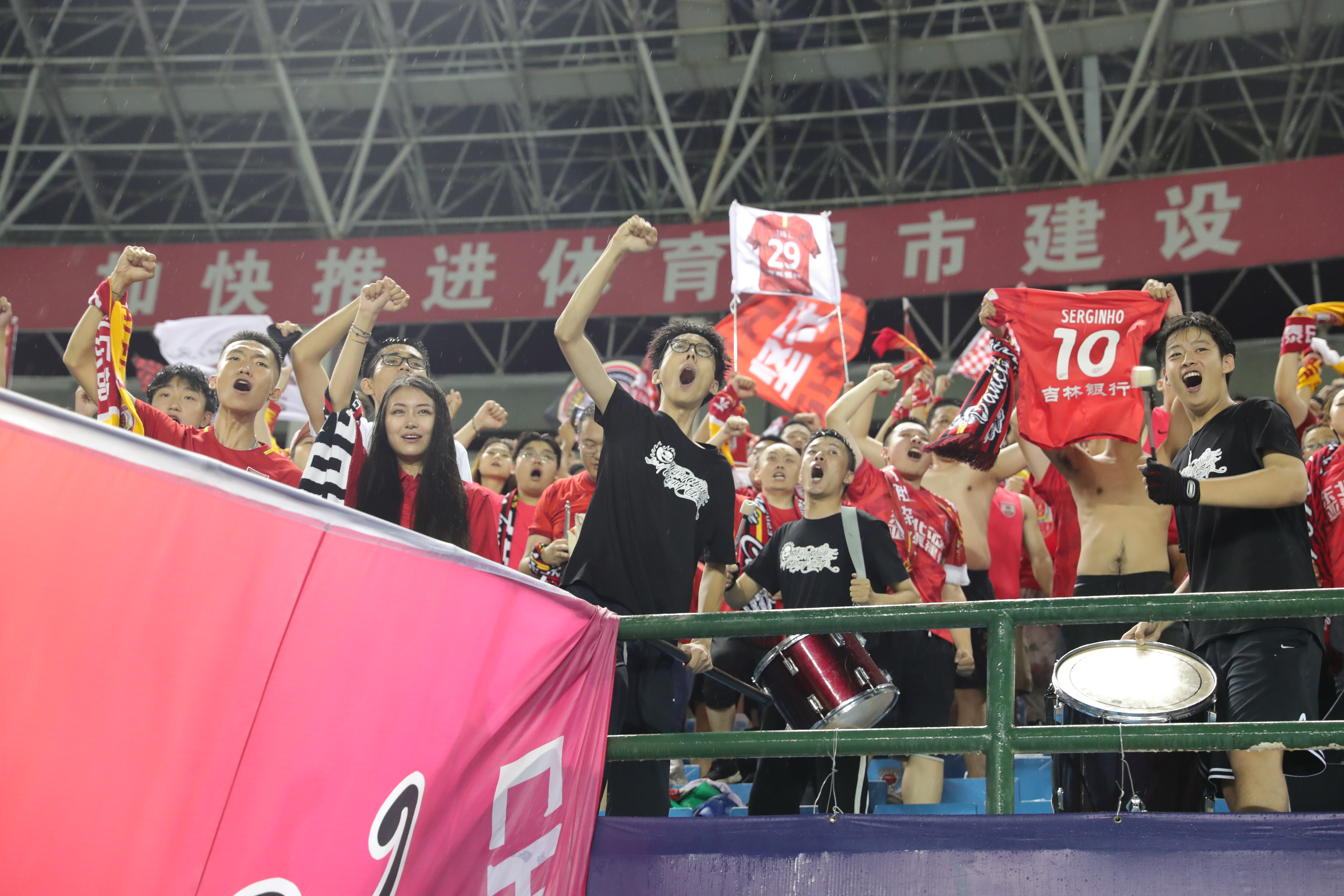 杜威闪电进球，泰达客场战胜乌鲁木齐