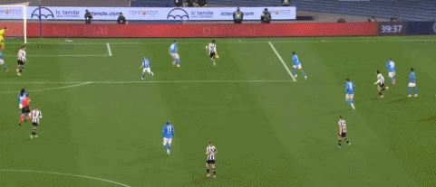 世俱杯2025-那不勒斯主场逼平乌迪内斯,场面胶着激烈