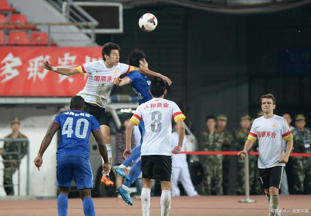 包含球员默契配合展现技术风采，战果斐然的词条