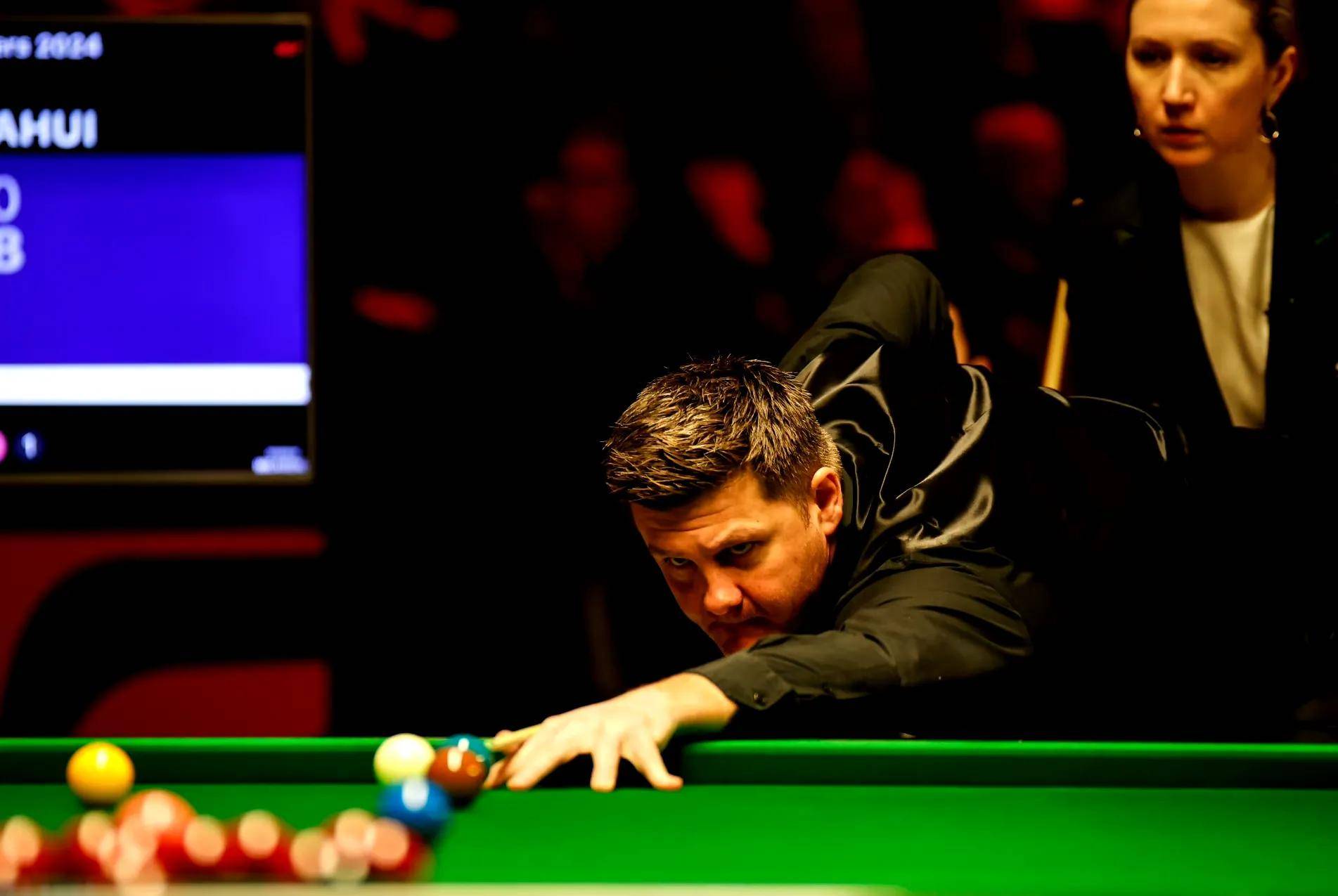 战术变阵致胜，球队横扫对手取得圆满胜利