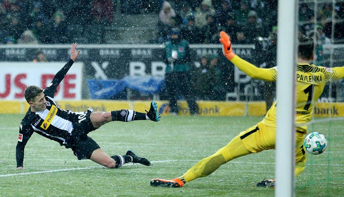 世俱杯决赛-沙尔克04客场作战,困境之下摆脱颓势的简单介绍