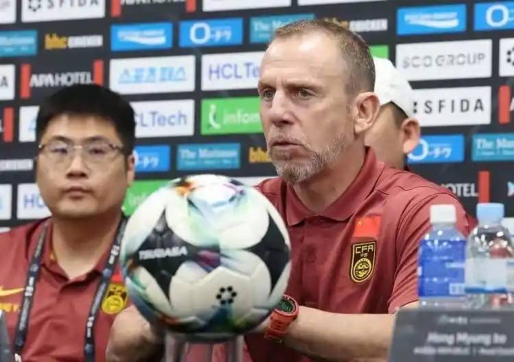 世俱杯2025-皇马后防失误频现,主帅面临严峻考验的简单介绍