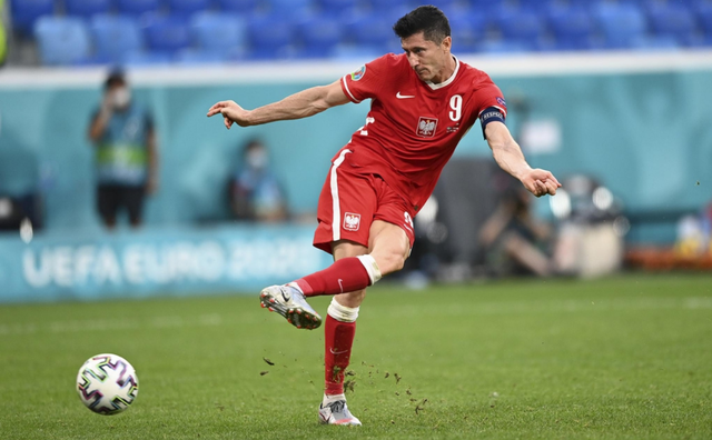 世俱杯冠军-波兰争议球星锋芒毕露揽获胜场的简单介绍