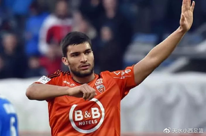 世俱杯冠军-里昂击败强敌,赛季目标愈发清晰