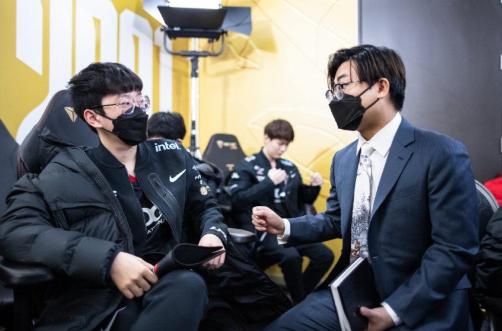 世俱杯奖金-DK翻盘EDG,Xiaohu极限生还后反打宿敌对决成都决赛之夜,点燃全场激情