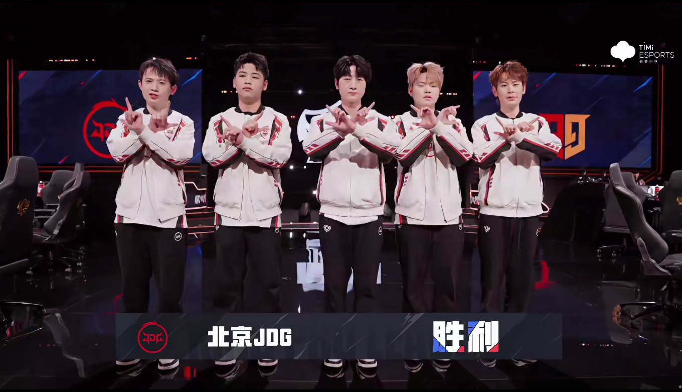 包含JDG险胜HKA，Xiaohu极限生还后反打强强对话2025世界赛，成为赛场最大亮点的词条