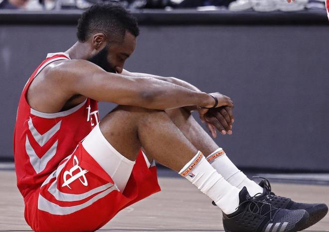 世俱杯-火箭主场大胜马刺卡佩拉表现出色