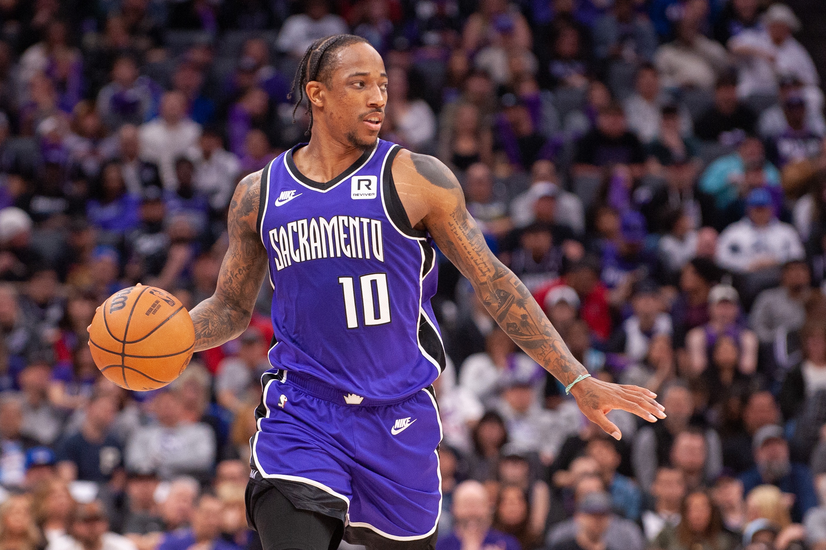 世俱杯冠军-马刺一波三连胜,德罗赞全场20投17中