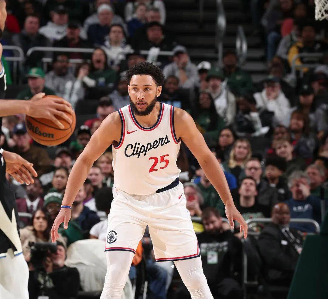 世俱杯直播-快船主将受伤下场,球队遭遇困境