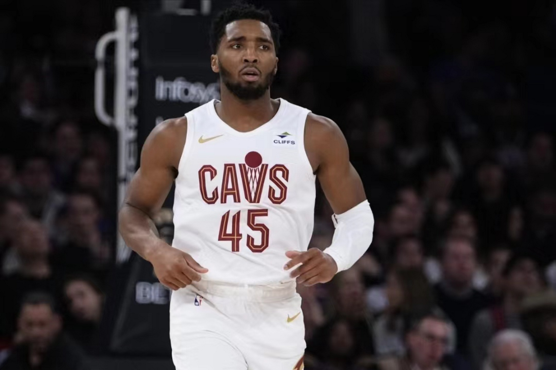 开拓者队交易爵士球员米切尔 开拓者队交易爵士球员米切尔