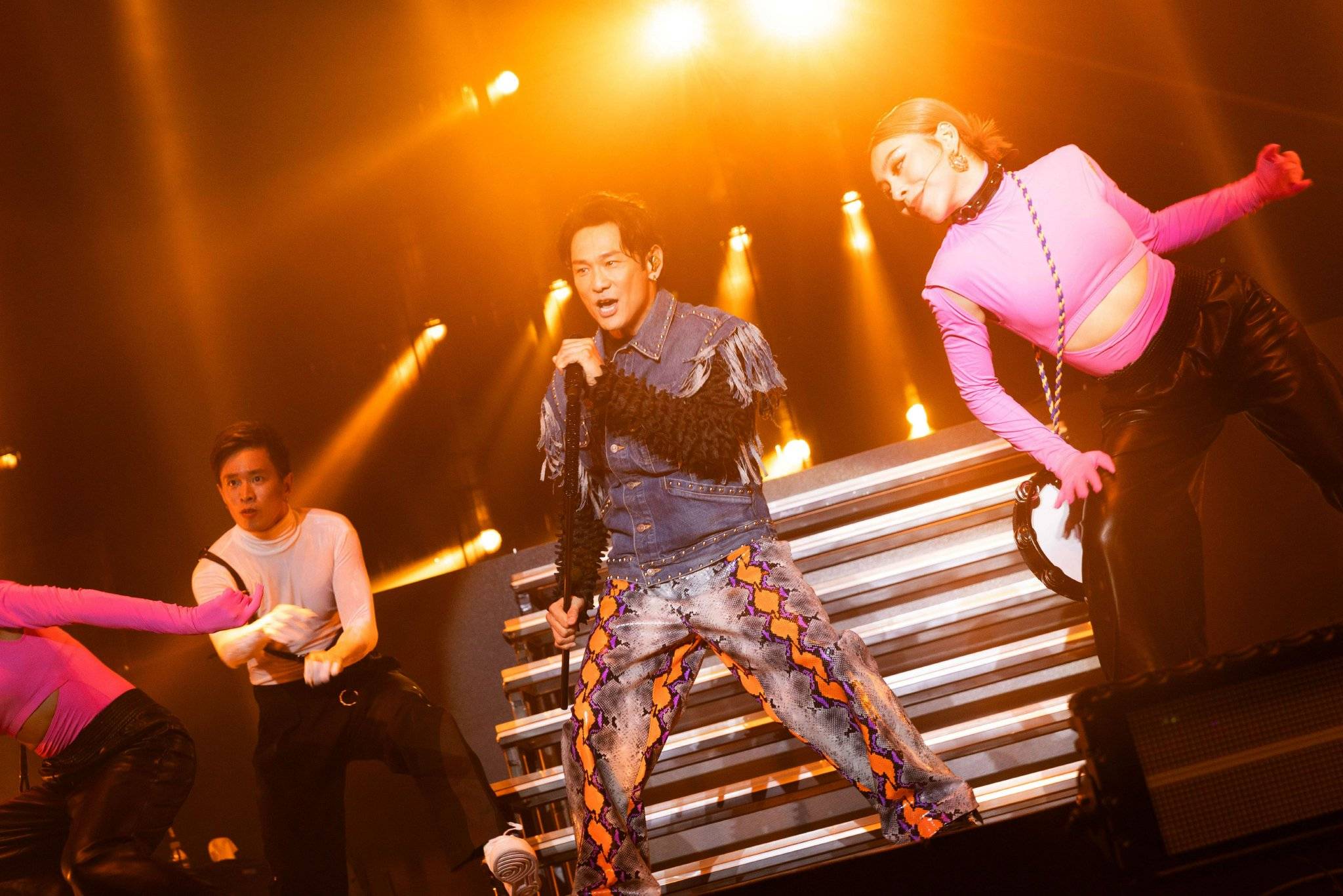 关于KT血洗HKA，Scout团战一打五宿命之战成都决赛之夜，点燃全场激情的信息