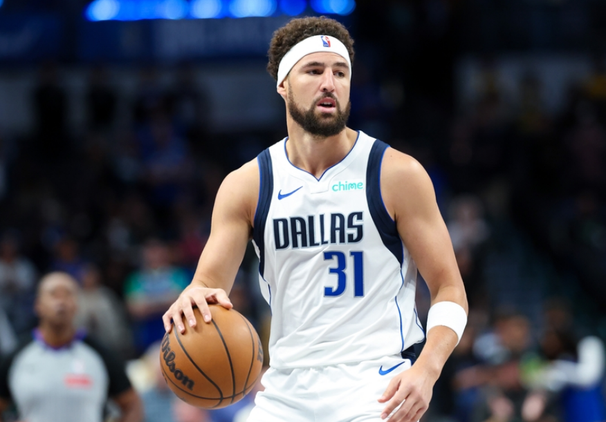 世俱杯冠军-雄鹿大胜独行侠,东部霸主势不可挡