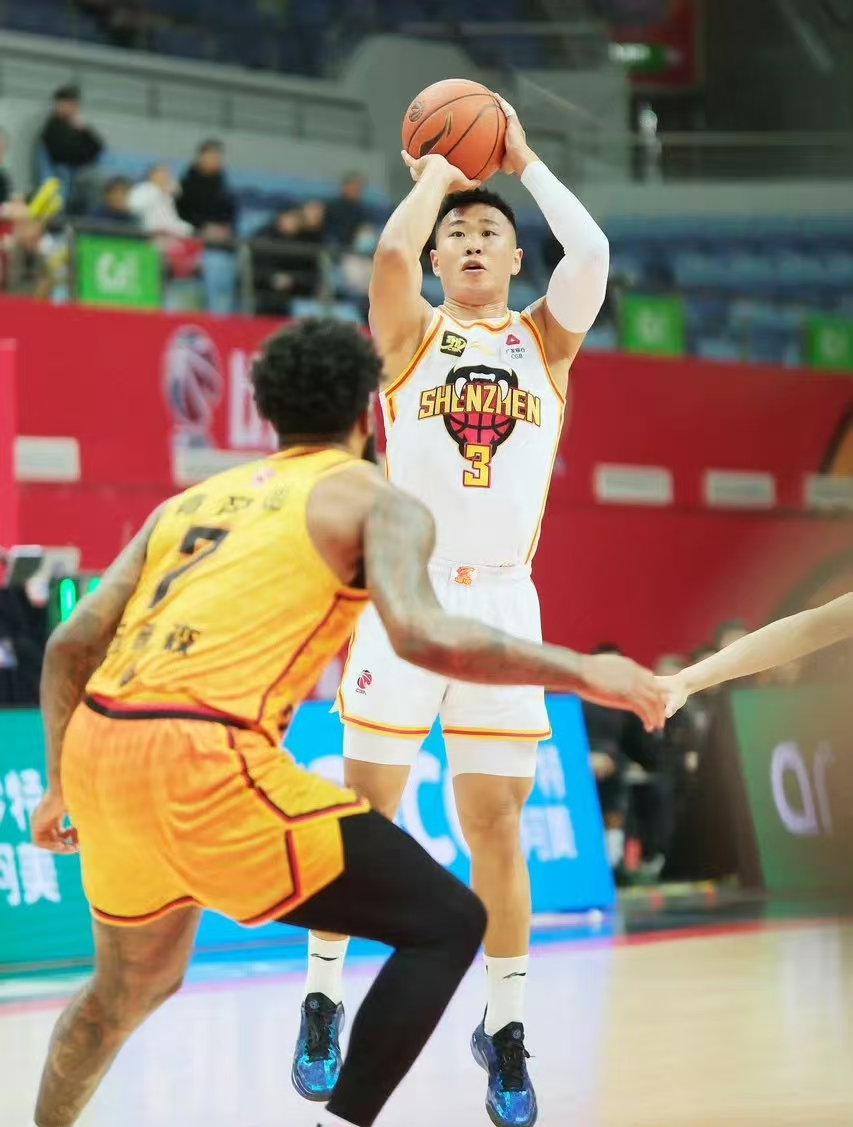 深圳队客场表现出色，力克对手锁定季后赛席位