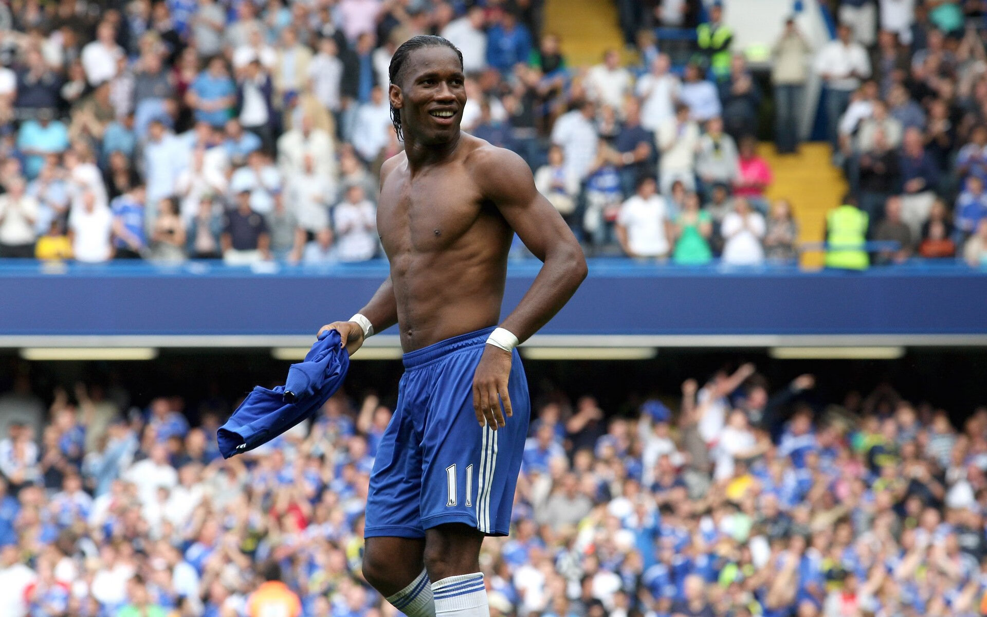 唯一性的双重奏，秘鲁踏平尼日利亚的团队奇迹与拉亚在国家德比中的个人主宰