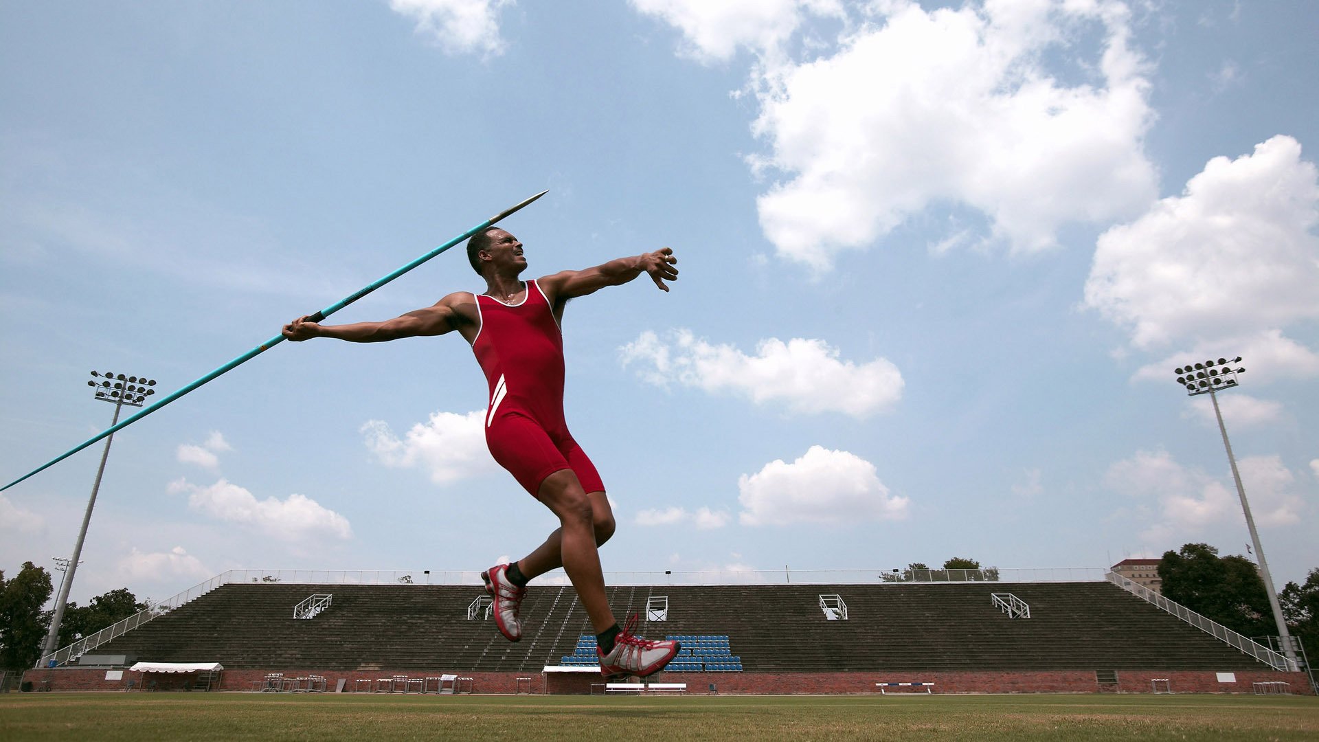 世俱杯参赛资格-北欧众神的黄昏，当瑞典的钢铁洪流碾过莱万的孤独王座